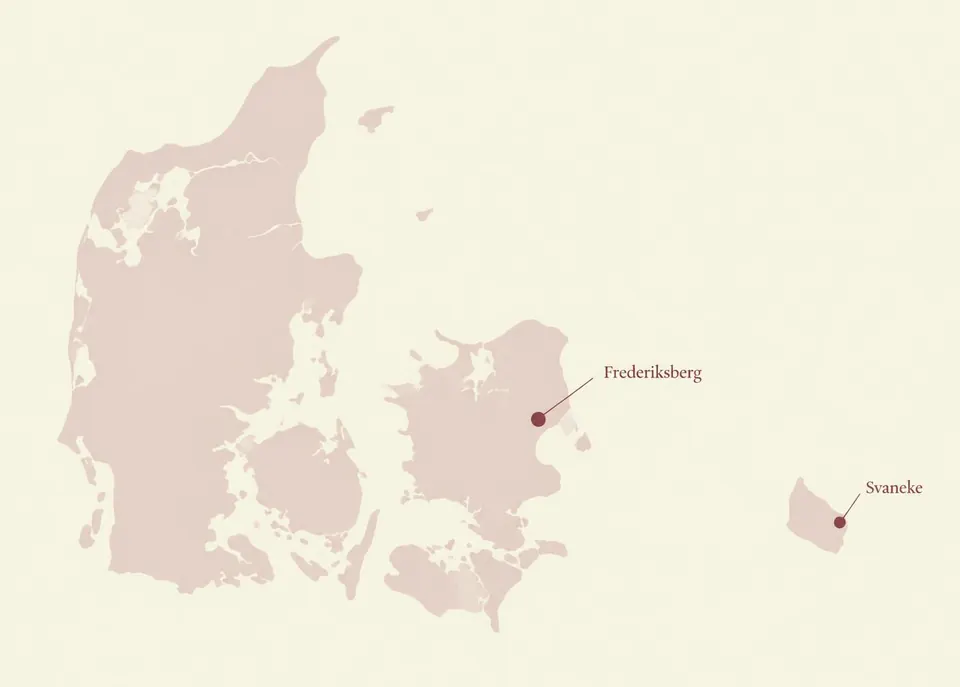 Stylised map of Denmark with Glass Collective in Frederiksberg and the workshop in Svaneke